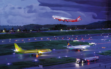 Flughafen Startbahn Nacht