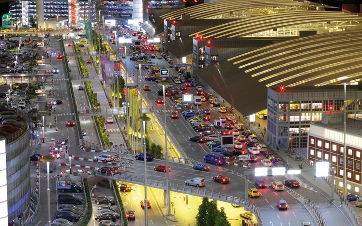 Flughafen Terminals Zufahrt