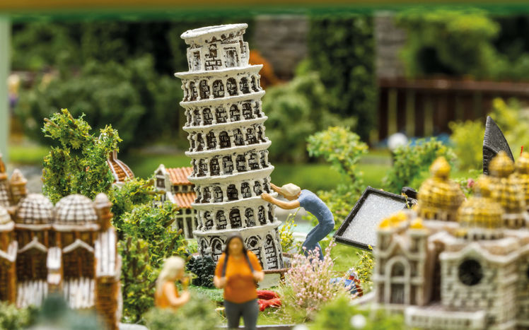 Italien Amalfikueste Miniaturenpark Turm Pisa